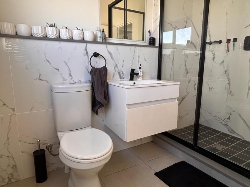 To Let 2 Bedroom Property for Rent in Sandown Western Cape
